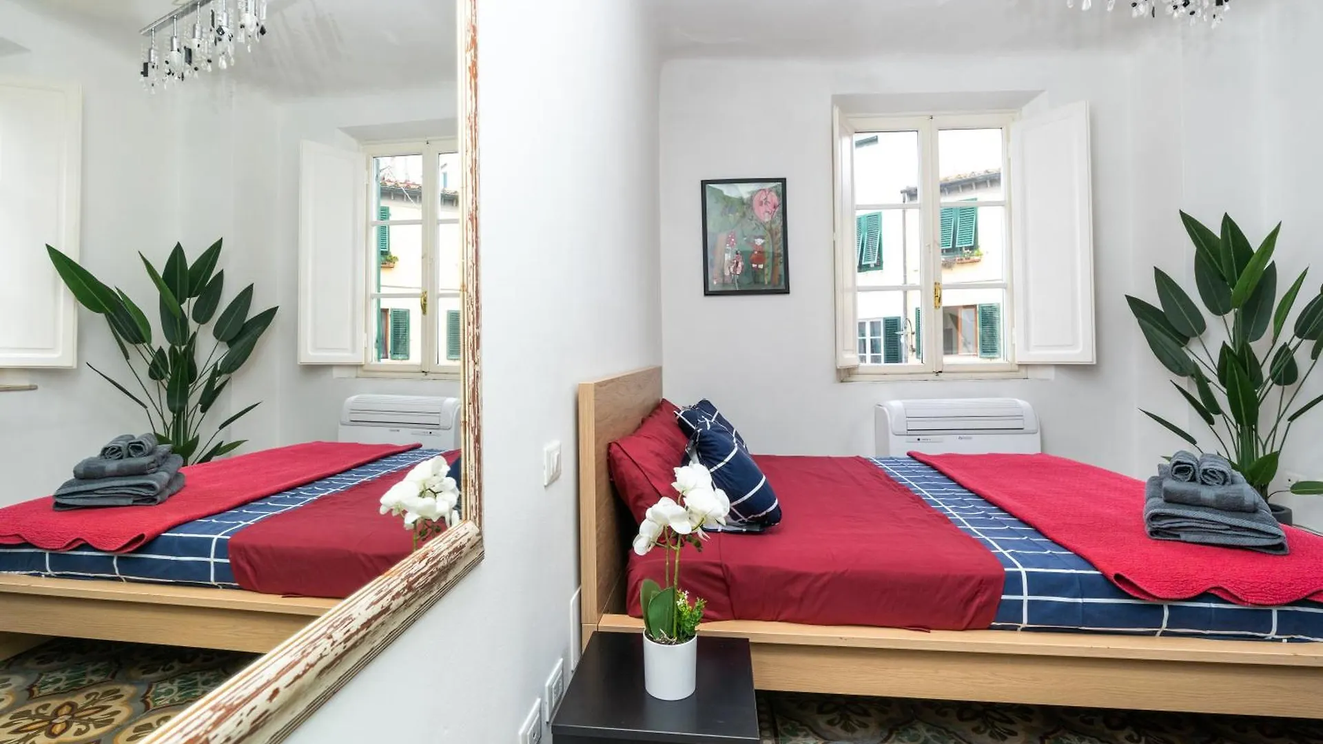 Charming 2-Beds Retreat In The Center Of Lucca Apartment