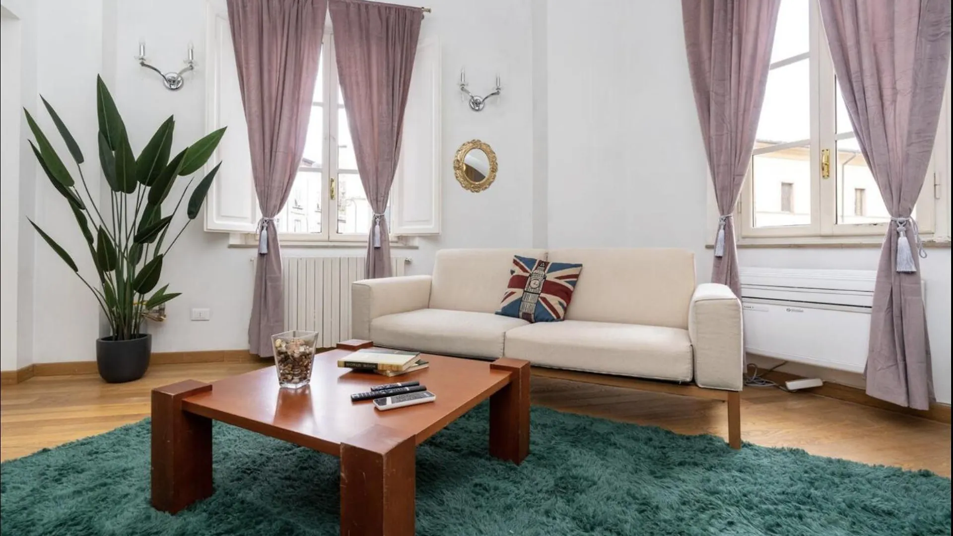 Charming 2-Beds Retreat In The Center Of Lucca Apartment